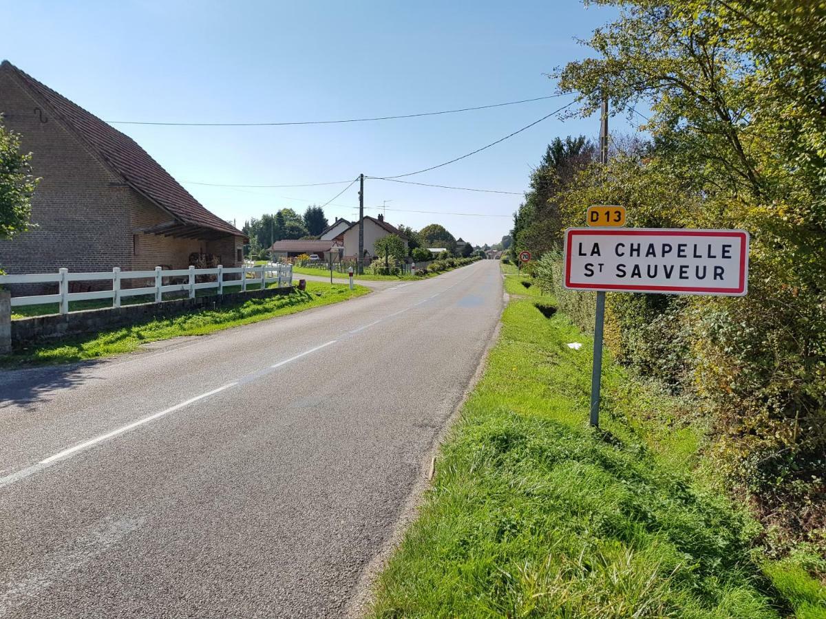Gite Le Petit Pied-A-Terre La Chapelle-Saint-Sauveur  Eksteriør billede