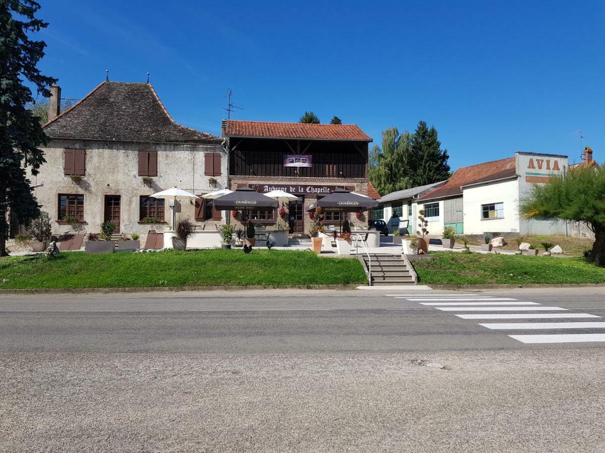 Gite Le Petit Pied-A-Terre La Chapelle-Saint-Sauveur  Eksteriør billede