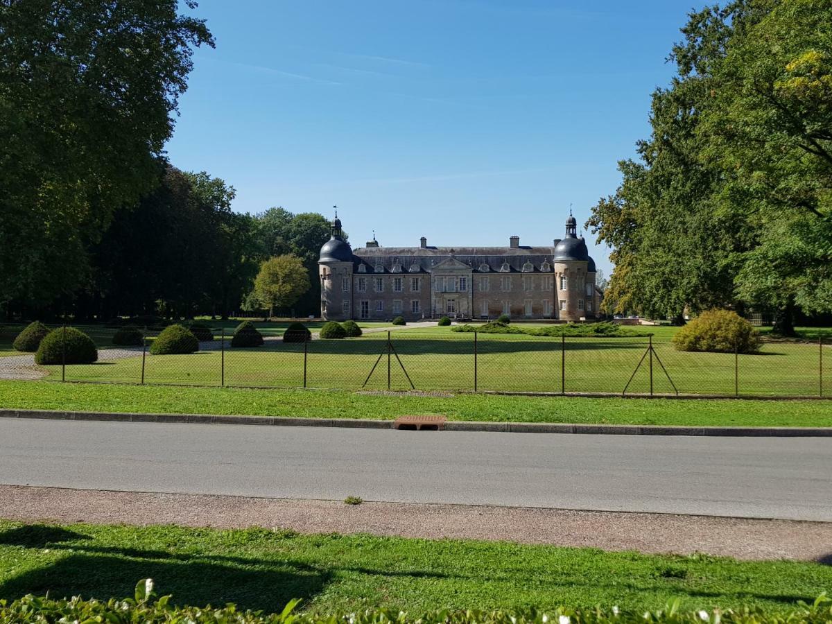 Gite Le Petit Pied-A-Terre La Chapelle-Saint-Sauveur  Eksteriør billede